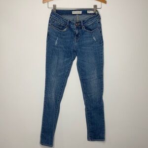 Bullhead low rise skinny jeans distressed size 5